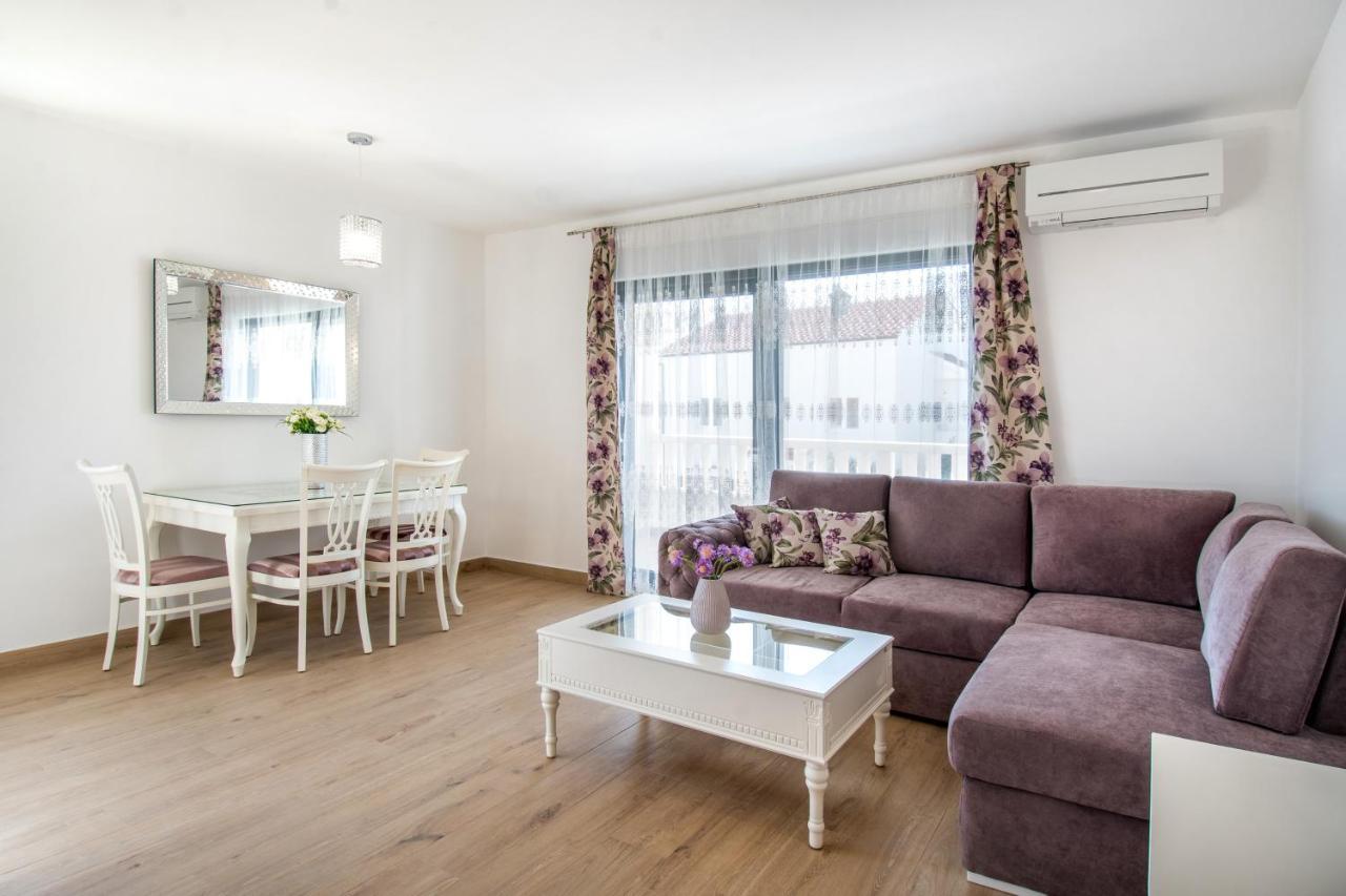 Luxury Apartments Alkar With Swimming Pool Razanj Exterior photo