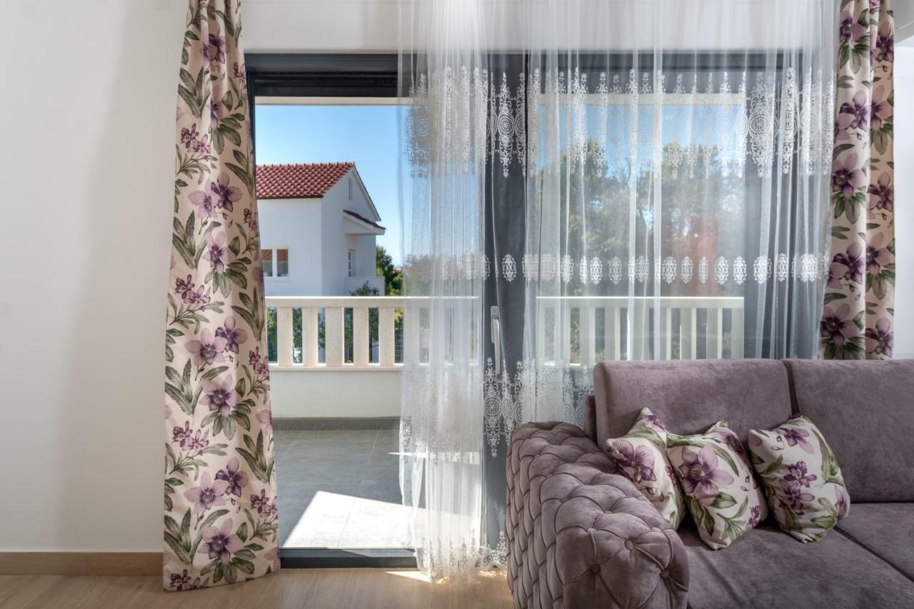 Luxury Apartments Alkar With Swimming Pool Razanj Exterior photo