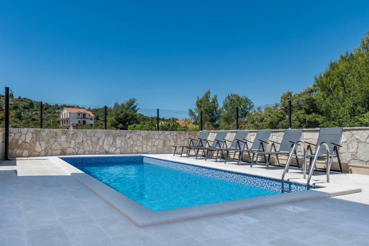 Luxury Apartments Alkar With Swimming Pool Razanj Exterior photo